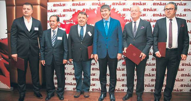 CHP’li Eski Başkan Kumbul Türel’in projelerini övdü