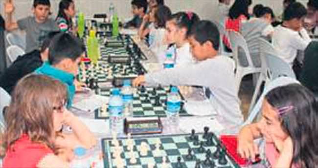 20’nci yıl satranç turnuvası