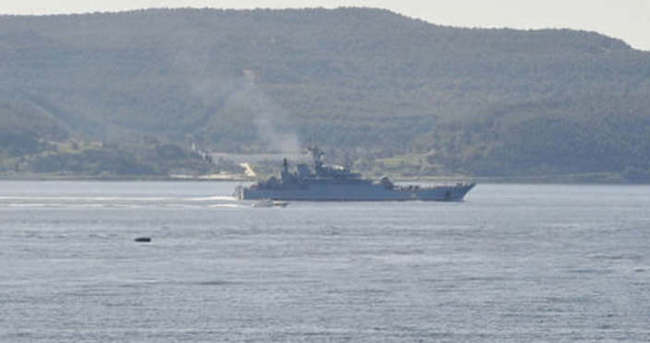 Rus gemisi Çanakkale Boğazı’ndan geçti