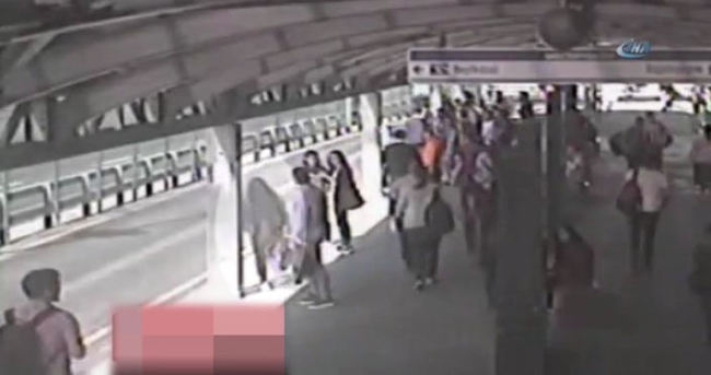 Metrobüs yoluna düşen kadının kamera görüntüsü yayınlandı