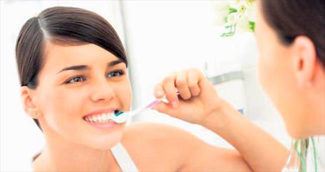 Pankreas kanserine karşı diş fırçalayın