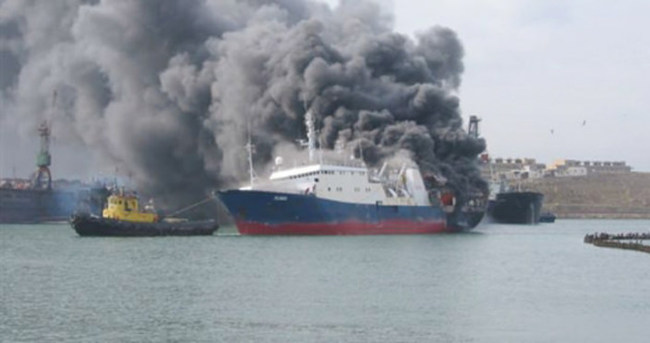 Hazar’da Rus gemisi yandı
