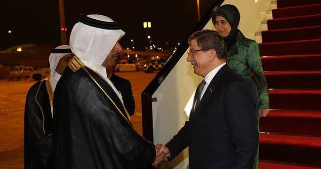 Başbakan Davutoğlu başbakan sıfatıyla ilk kez Katar’da