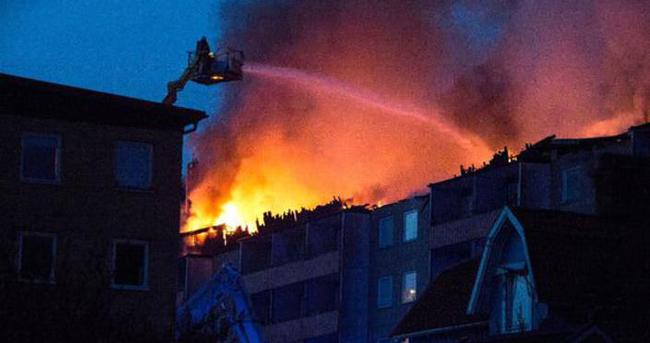 Büyük yangında 156 kişi tahliye edildi