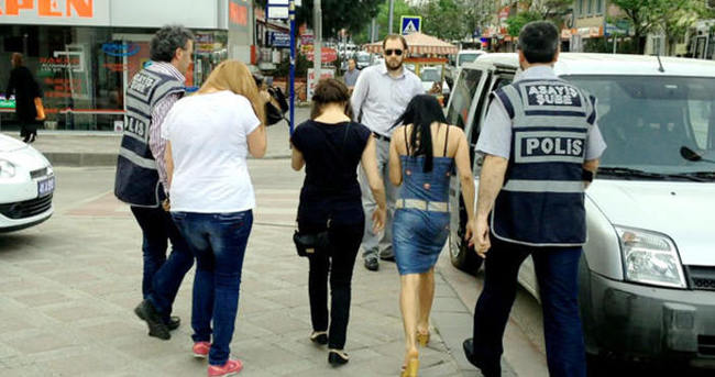 Konya’da hayat kadınlarına baskın: 9 gözaltı