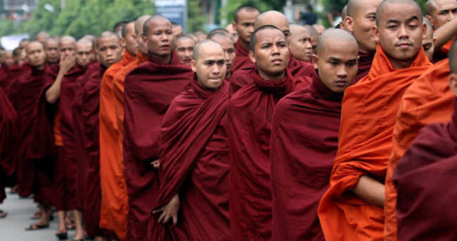 Myanmar’da radikal Budistlerin Rohingya protestosu