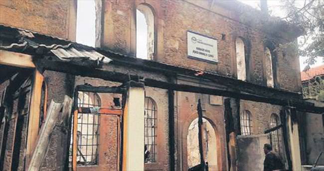 Nallıhan’da 110 yıllık cami yandı