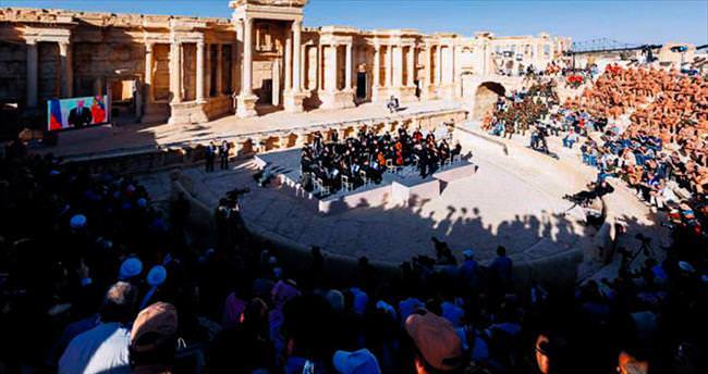Çadırkente bomba Palmira’ya orkestra