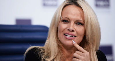 Pamela Anderson imaj değiştirdi