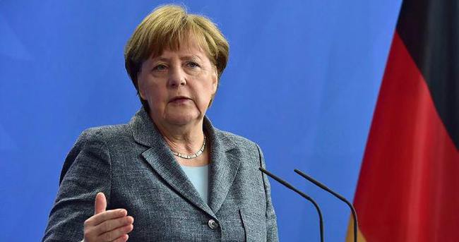 Almanların üçte ikisi Merkel’i istemiyor