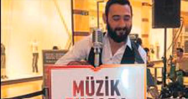 M1 Adana’da müzik ziyafeti