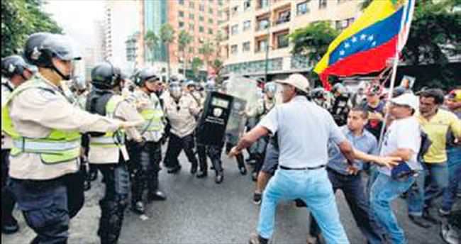 Venezüella’da sokak çatışmaları başladı