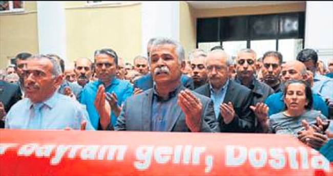 Kılıçdaroğlu, cenaze törenine katıldı
