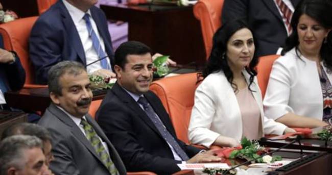 HDP’li vekiller anayasa mahkemesine gidiyor