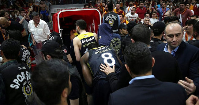 Galatasaray Odeabank’a 2 maç seyircisiz oynama cezası