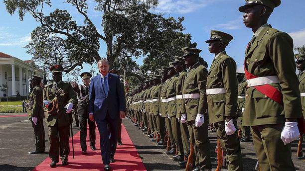 Cumhurbaşkanı Erdoğan Uganda’ya geldi