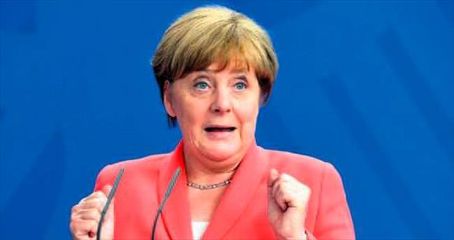 Alman basınından Merkel’e eleştiri