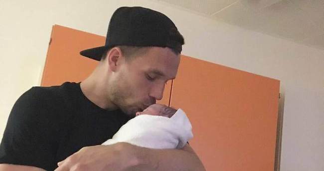 Lukas Podolski’nin ikinci babalık sevinci