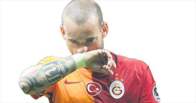 Sneijder, yönetimi topa tutmuştu