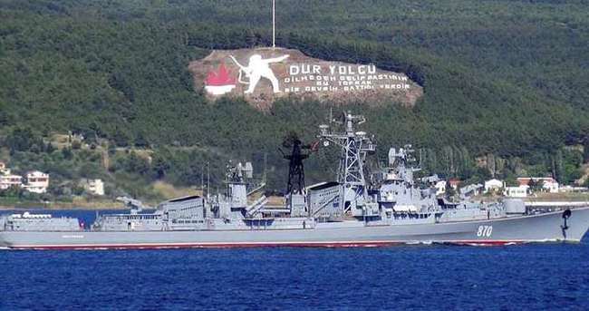Rus savaş gemileri Çanakkale Boğazı’ndan peş peşe geçti