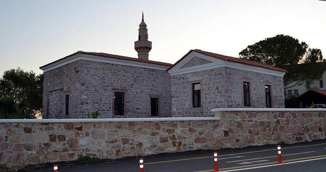 Balıkesir’de tarihi camiden 150 yıllık duvar saati çalındı