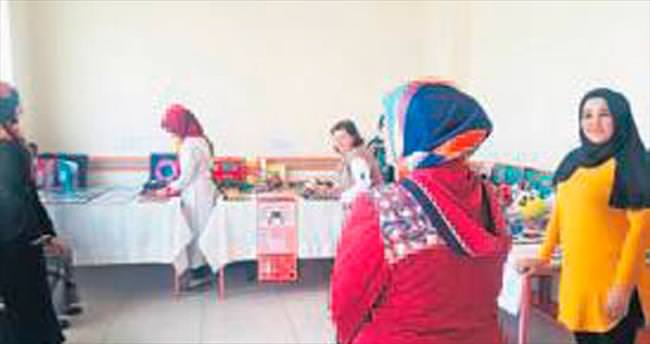 Pursaklar’da kadınlar el emeği ürünlerini sergiledi