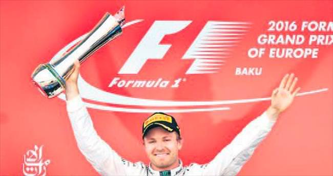 Bakü’de de kazanan Rosberg, Lewis Hamilton ile arayı açıyor