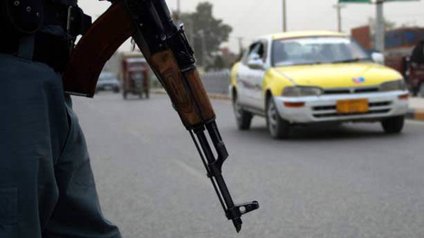 Taliban yol kesip 60 kişiyi kaçırdı