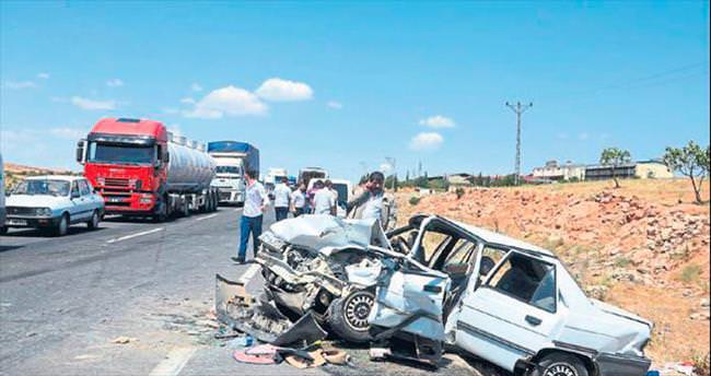Gaziantep’te 2 araç çarpıştı kazada 9 kişi yaralandı