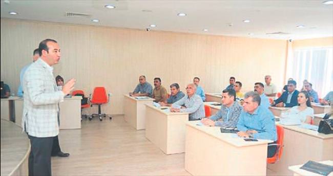Belediye personeline yönetişim semineri