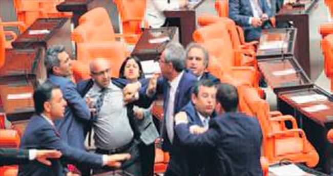 HDP’li vekiller yine Meclis’i karıştırdı