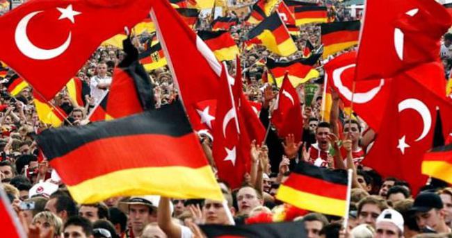 Almanya’da Türk kökenliler parti kuruyor