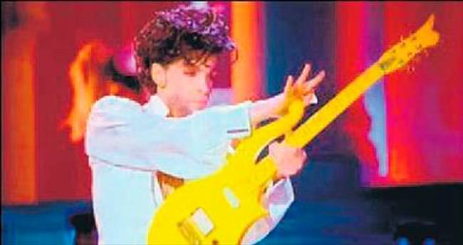Prince’in gitarı Bowie’nin saçı...