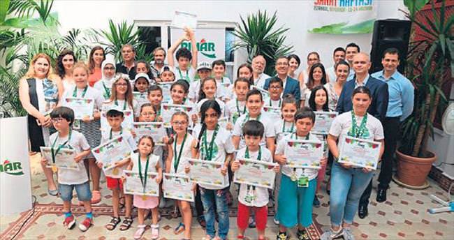Pınar’dan 27 yetenekli çocuğa ödül