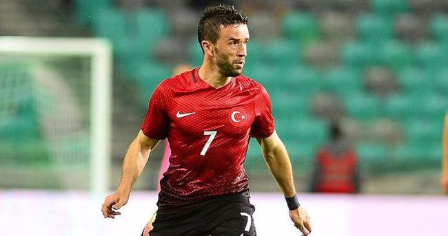 Beşiktaş Gökhan Gönül’ü resmen açıkladı