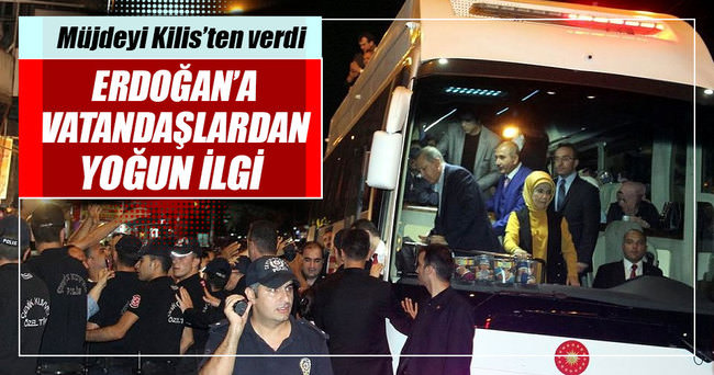 Cumhurbaşkanı Erdoğan’a Bitmeyen şarkının bestekarı yazılı pankartla karşılama