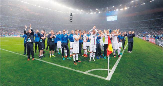 Fransa gururlu İzlanda onurlu