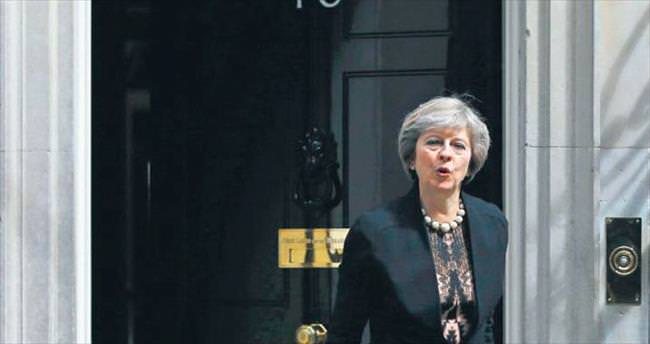 Theresa May başbakanlık için favori aday