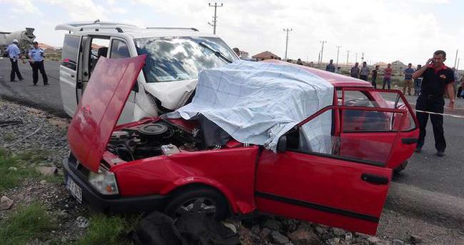 Aksaray’da minibüs ile otomobil çarpıştı: 2 ölü, 3 yaralı