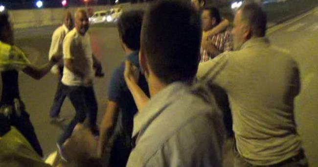 Alkollü sürücü ile arkadaşları gazetecilere saldırdı