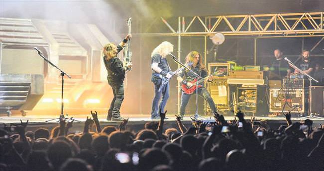 İstanbul’dan Megadeth geçti