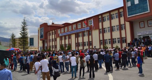 Necmettin Erbakan Üniversitesi’nde dekanlar istifa etti