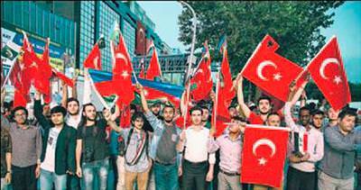 Kızılay Meydanı’nda demokrasi nöbeti devam ediyor