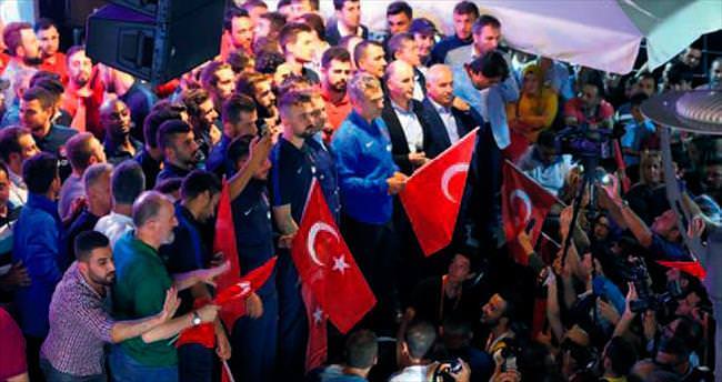 Trabzonspor kulübü ‘demokrasi nöbeti’nde