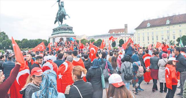 ‘Dik dur eğilme Viyana seninle’