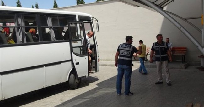 İzmir’de 17 asker tutuklandı