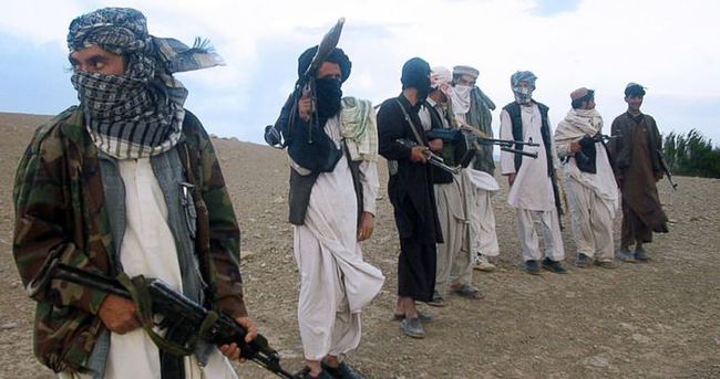 Afganistan’da 16 Taliban üyesi teslim oldu