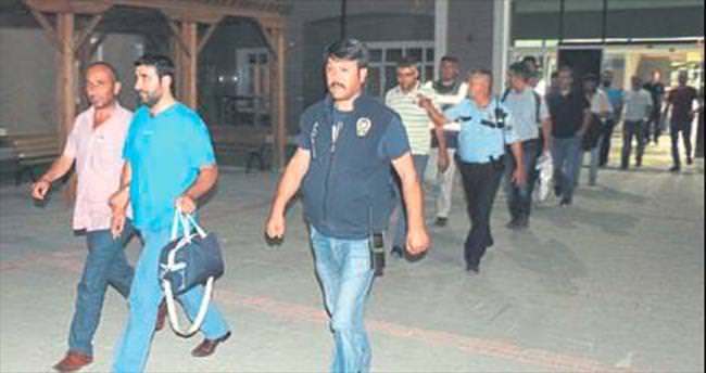 MAKÜ’den 8 personel tutuklandı