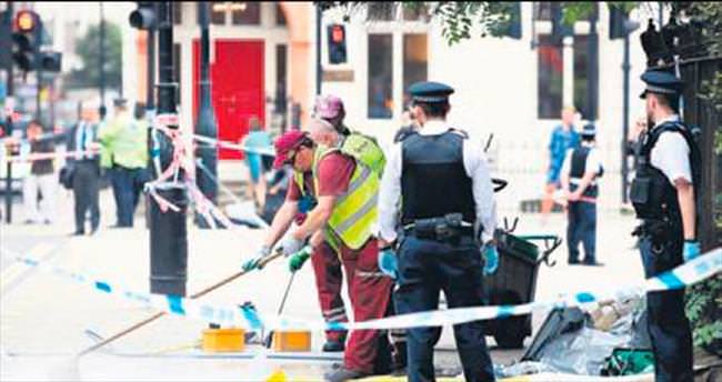 Londra’da bıçaklı saldırgan paniği