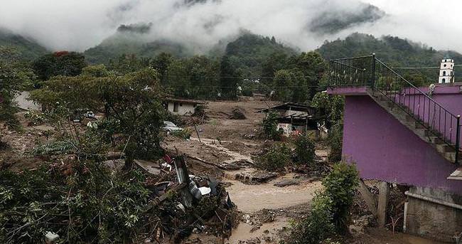 Meksika tropikal fırtınanın etkisi altında: 39 ölü